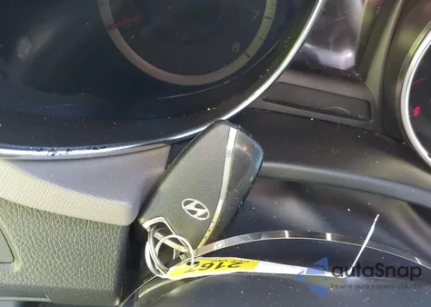 2013 Hyundai Santa Fe Sport z USA, uszkodzony, nr VIN 5XYZUDLB1DG096849